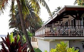 Allamanda Hotel  3*